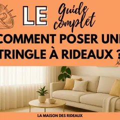 Le guide complet : comment poser une tringle à rideaux ? Illustration d'un mégaphone et d'une plume. Salon moderne avec canapé et rideaux.
