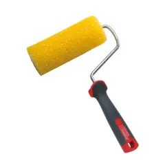 Rouleau à peinture jaune texturé, idéal pour un crépi au rouleau parfait. Manche ergonomique gris et rouge.